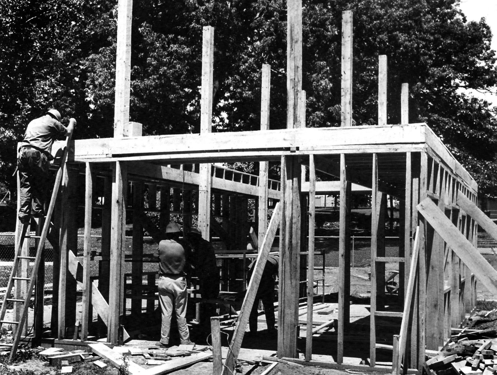 1972-06-08 Zoo barn